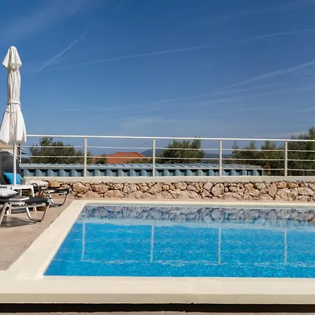 Evagelia Luxury 2 Apartment *